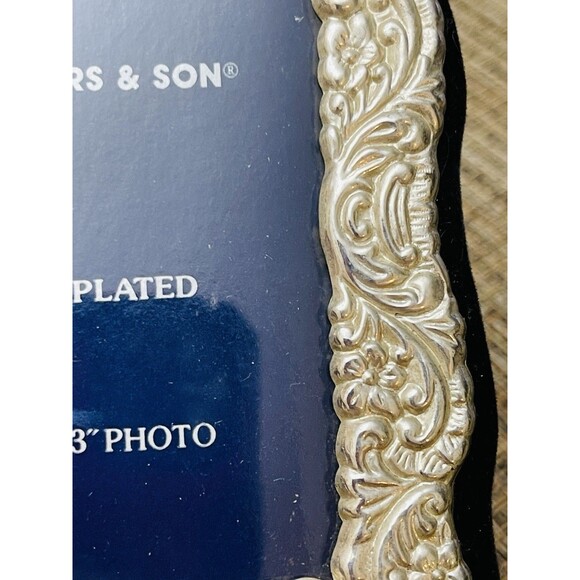 VTG WM. Rogers & Son Silver Plated Desktop Photo Frames 5x4" Lot of 2 - Picture 6 of 7